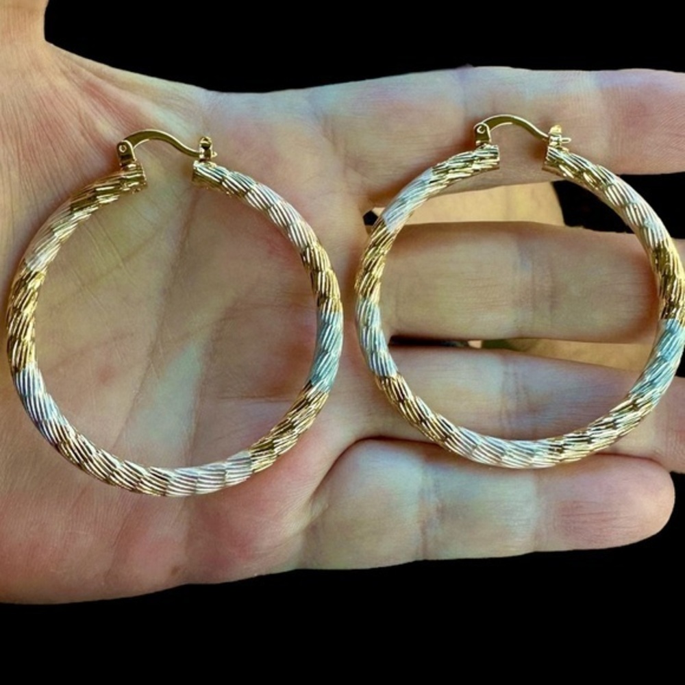 14K Tri-Colored Diamond cut Gold Hoop Earrings, 1 pair nwt